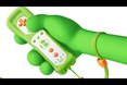 Des Wiimotes aux couleurs de Peach et Yoshi