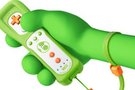 Des Wiimotes aux couleurs de Peach et Yoshi